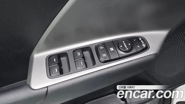 Kia Niro — Фото автомобиля 12