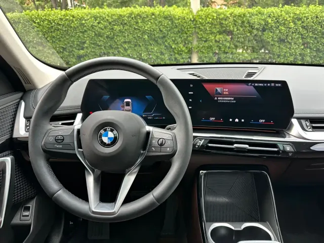 BMW X1 — Фото автомобиля 12