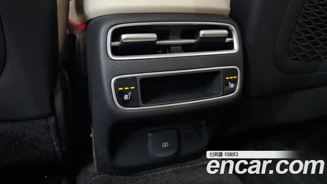 Genesis GV70 — Фото автомобиля 19