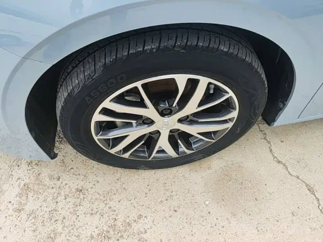 Geely Emgrand — Фото автомобиля 22