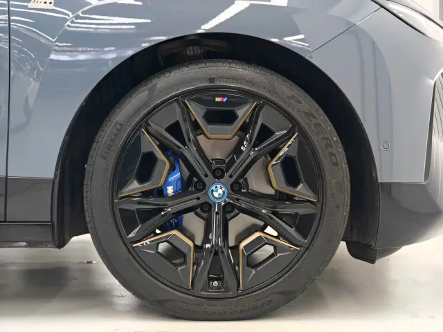 BMW iX M60 — Фото автомобиля 8
