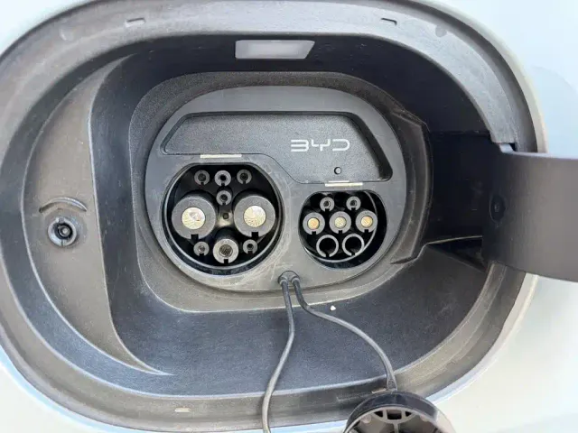 BYD Qin L — Фото автомобиля 17