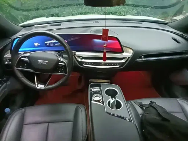 Cadillac Lyriq — Фото автомобиля 9