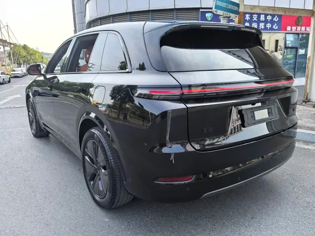 Li Auto L7 — Фото автомобиля 15
