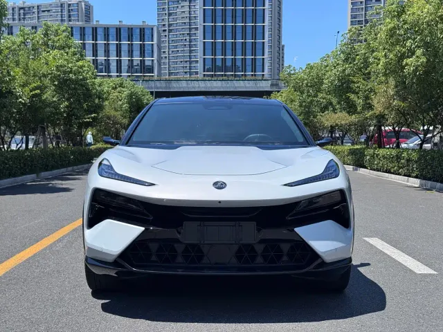 Lotus Eletre — Фото автомобиля 2