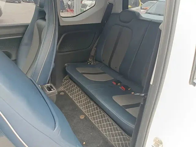 Wuling Hongguang Mini EV — Фото автомобиля 16