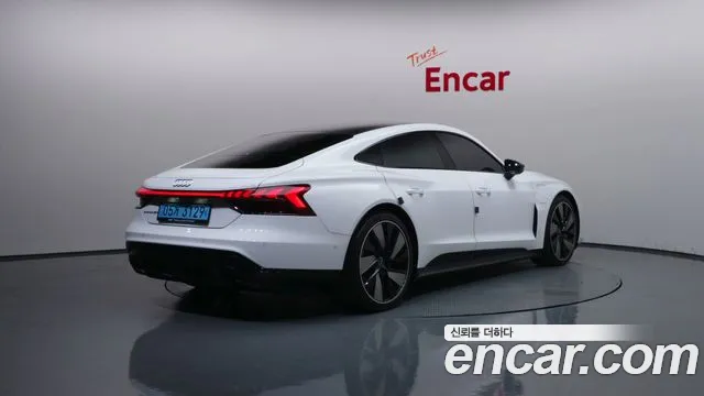 Audi e-tron GT — Фото автомобиля 2