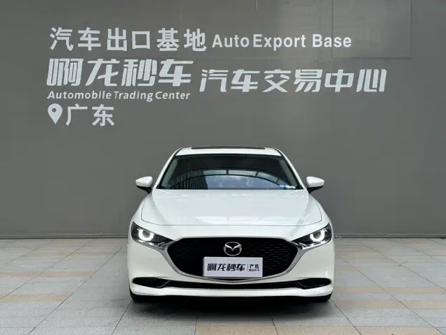 Mazda Axela — Фото автомобиля 2