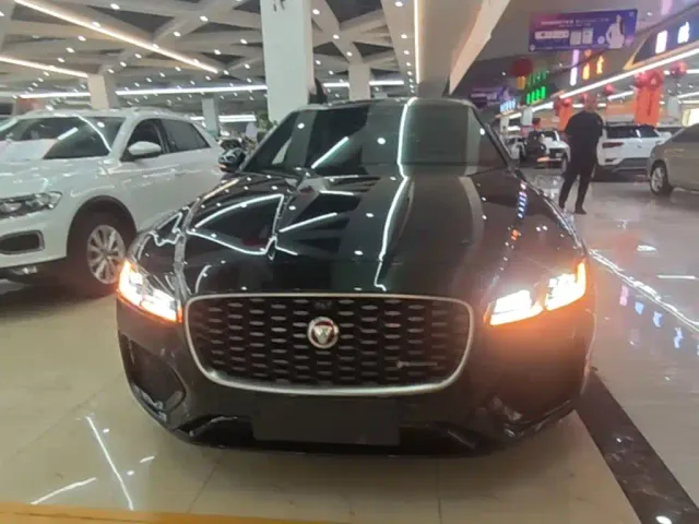 Jaguar XFL — Фото автомобиля 2