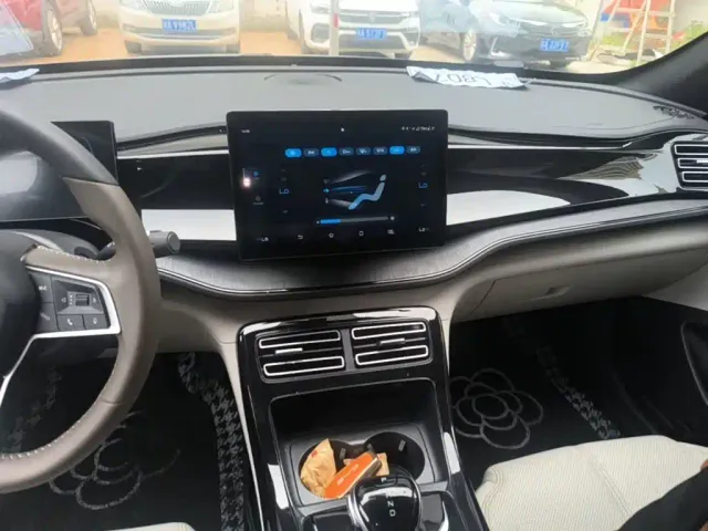 BYD Qin PLUS — Фото автомобиля 12