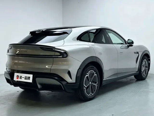 Xiaomi YU7 — Фото автомобиля 4