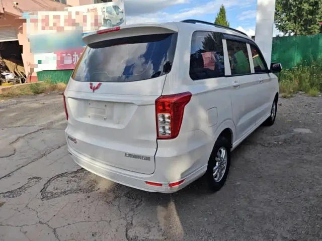 Wuling Hongguang — Фото автомобиля 6