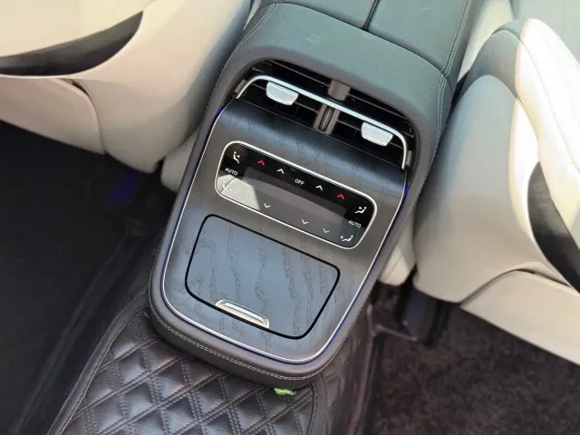 Mercedes-Benz E-Class — Фото автомобиля 9