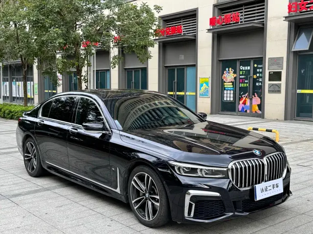 BMW 7 Series — Фото автомобиля 3