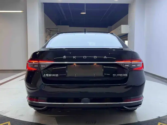 Skoda Superb — Фото автомобиля 5