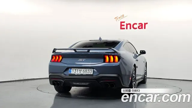 Ford Mustang — Фото автомобиля 4