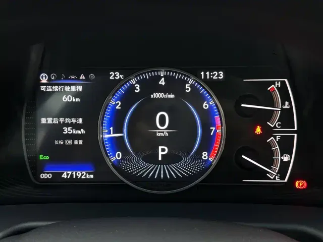 Lexus ES — Фото автомобиля 14