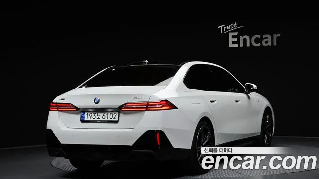 BMW 5-Series 5 серия (G60) 530i xDrive M Sport — Фото автомобиля 2