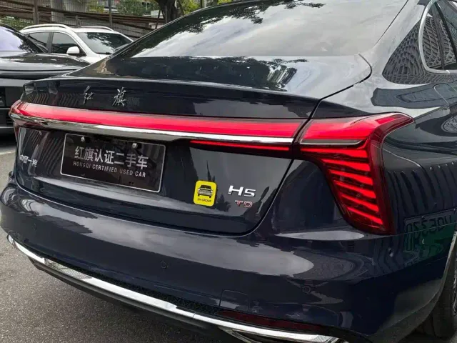 Hongqi H5 — Фото автомобиля 10