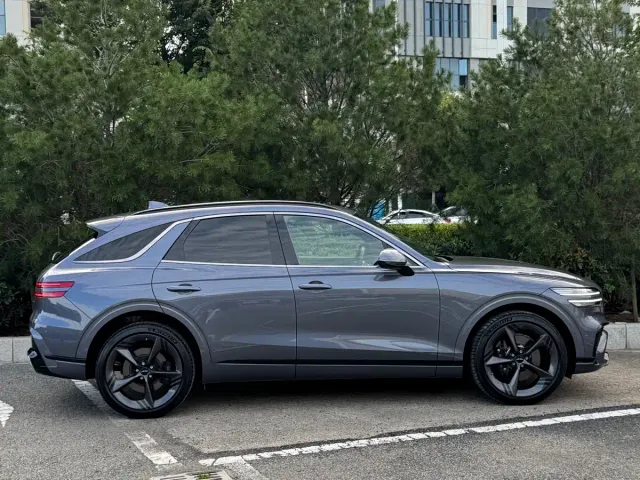 Genesis GV70 — Фото автомобиля 5