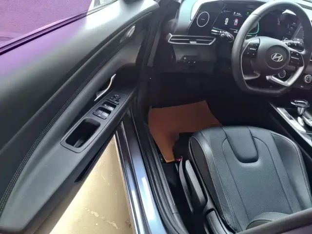 Hyundai Elantra — Фото автомобиля 15