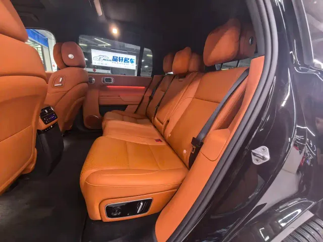 Li Auto L7 — Фото автомобиля 10
