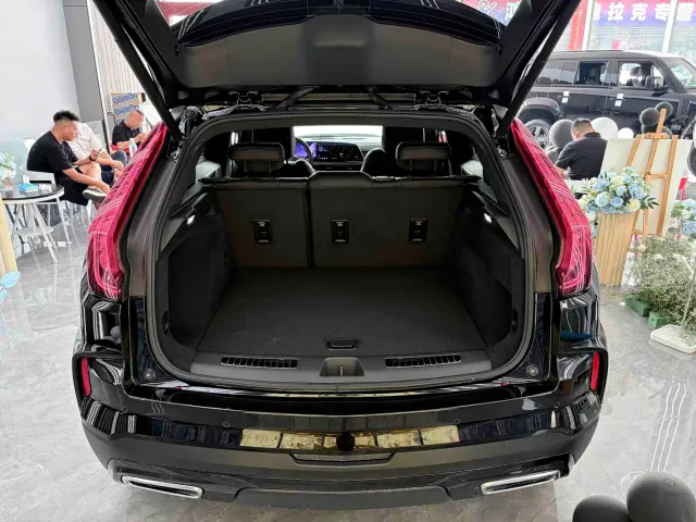 Cadillac XT4 — Фото автомобиля 16
