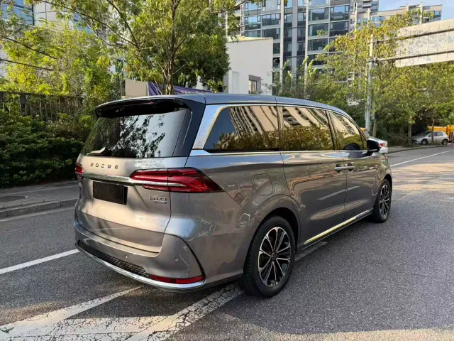 Roewe iMAX8 — Фото автомобиля 5