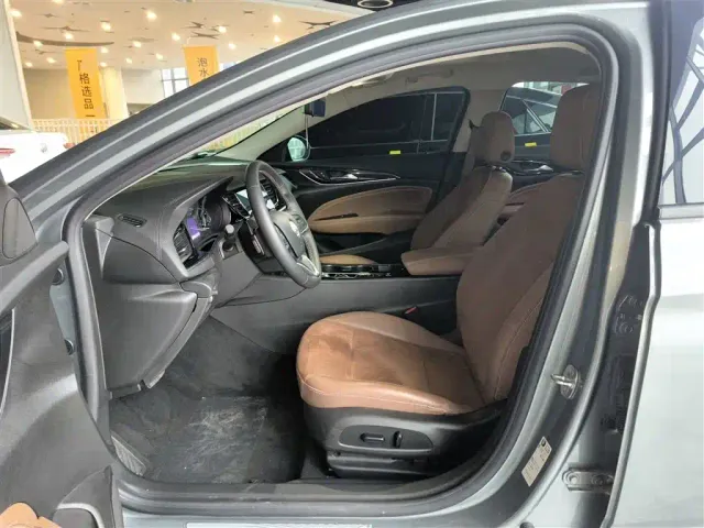 Buick Regal — Фото автомобиля 13