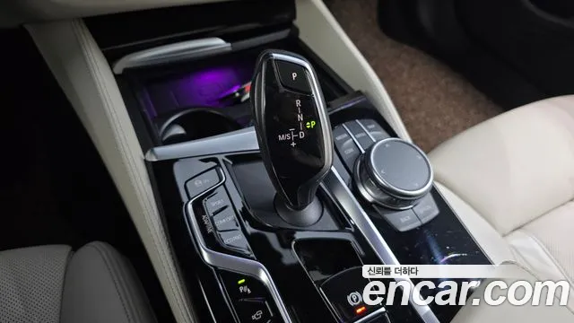 BMW 5 Series G30 — Фото автомобиля 12