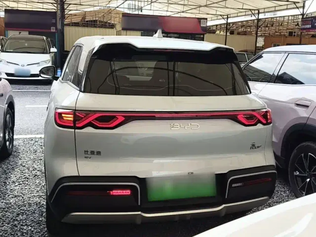 BYD Yuan UP — Фото автомобиля 5