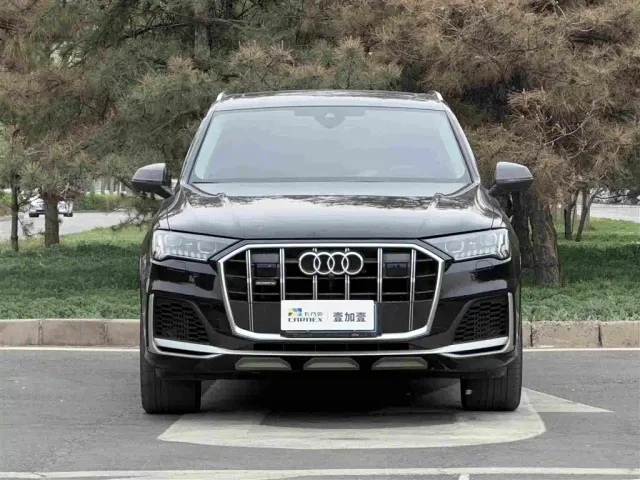 Audi Q7 — Фото автомобиля 2