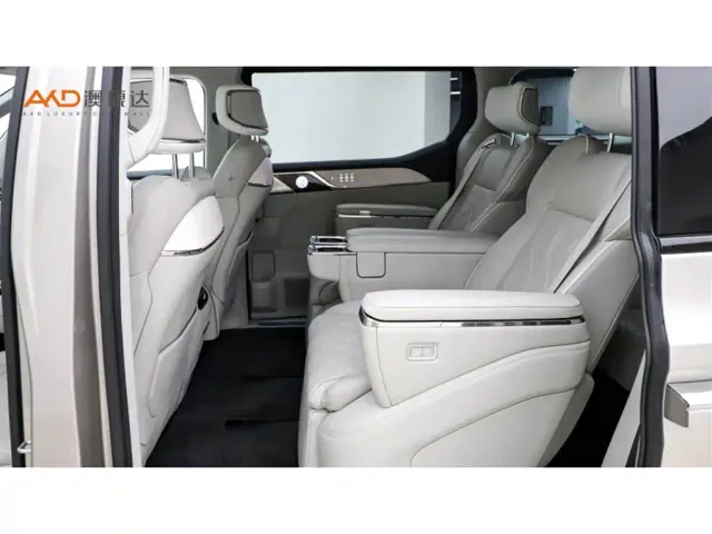 Volvo EM90 — Фото автомобиля 7