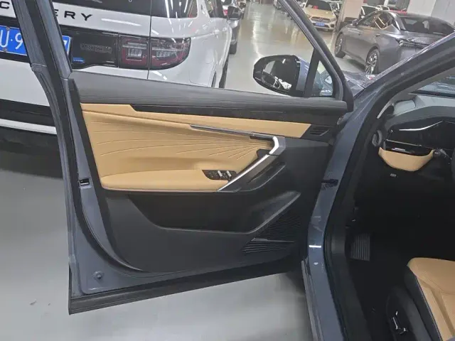 Geely Boyue L — Фото автомобиля 7