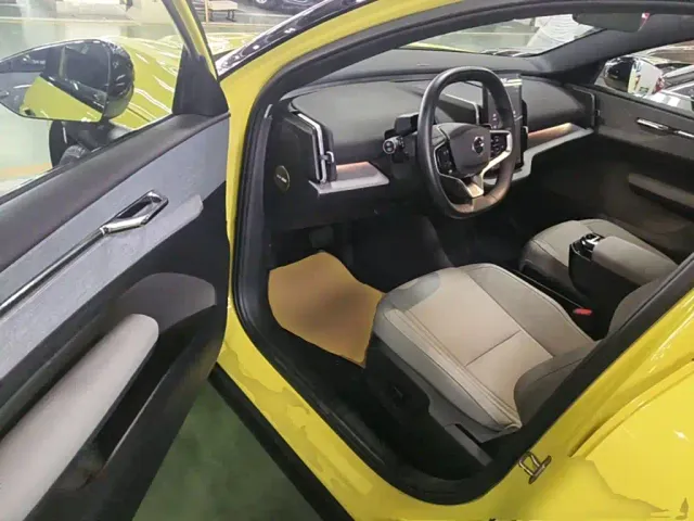 Volvo EX30 — Фото автомобиля 15