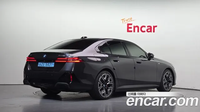 BMW i5 G60 — Фото автомобиля 2