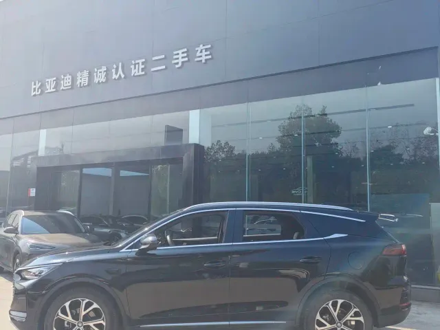 BYD Tang — Фото автомобиля 3