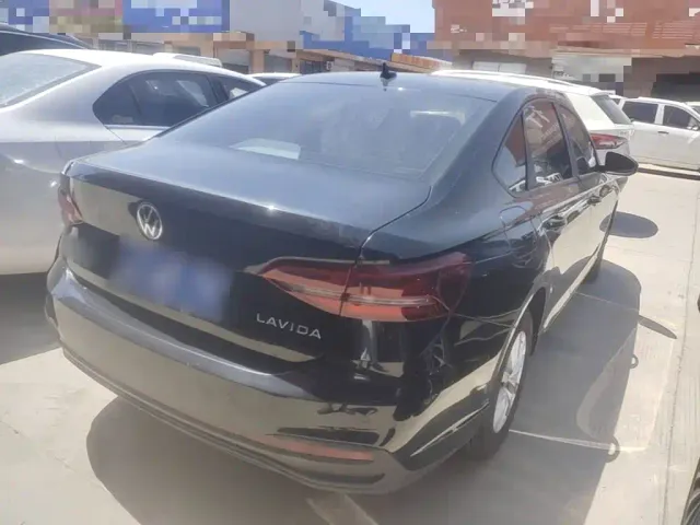 Volkswagen Lavida — Фото автомобиля 6