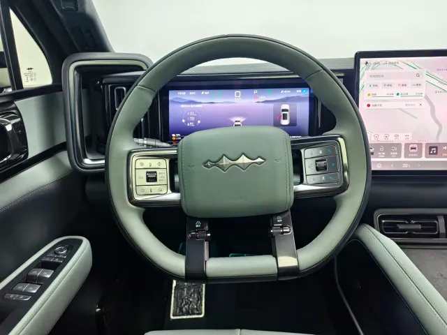 BYD FangChengBao Leopard 5 — Фото автомобиля 12