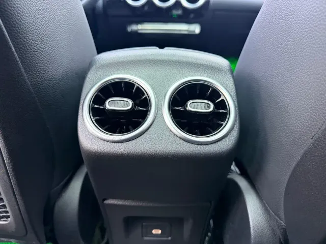 Mercedes-Benz A-Class — Фото автомобиля 16