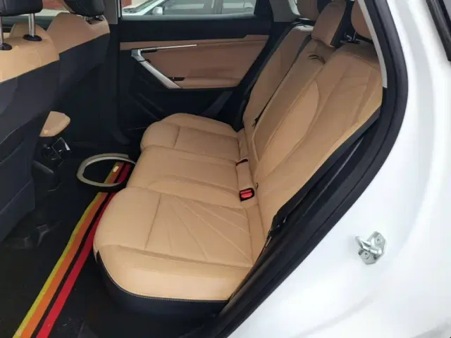 Geely Boyue L — Фото автомобиля 16