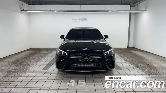 Mercedes-Benz E-Class — Фото автомобиля 3
