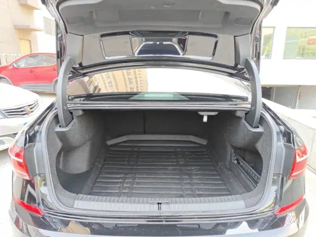 Volkswagen Passat — Фото автомобиля 18