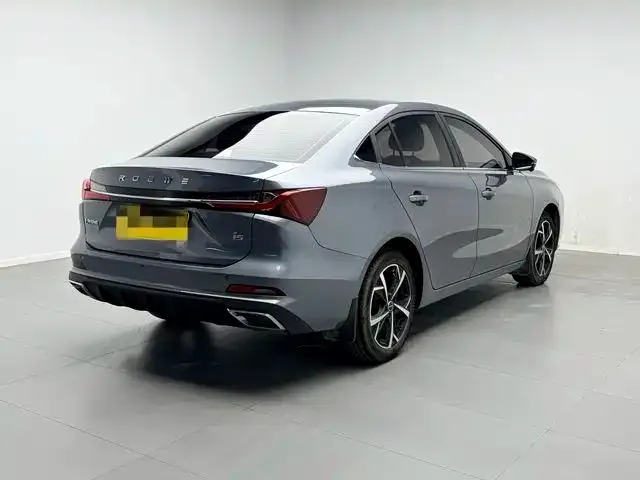 Roewe i5 — Фото автомобиля 6