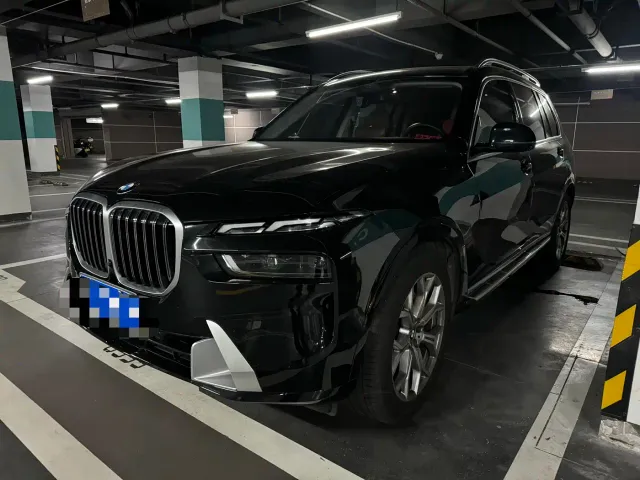 Фотография автомобиля — BMW X7