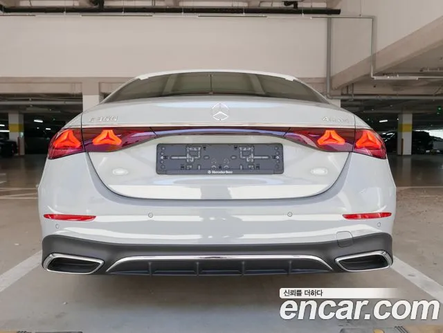Mercedes-Benz E-Class — Фото автомобиля 6