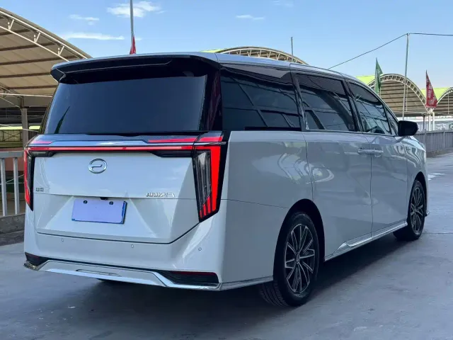GAC Trumpchi M8 — Фото автомобиля 6