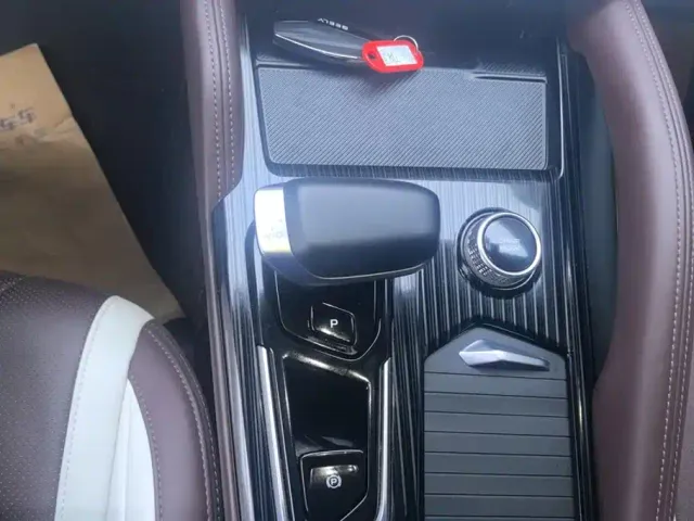 Geely Xingyue L — Фото автомобиля 14