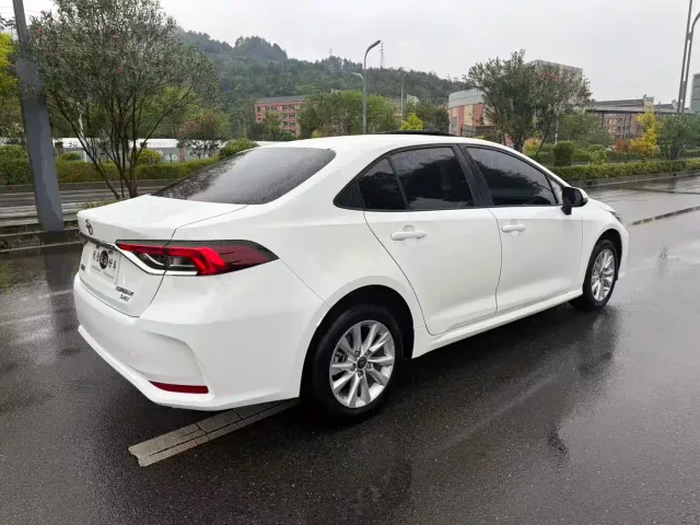 Toyota Corolla — Фото автомобиля 10