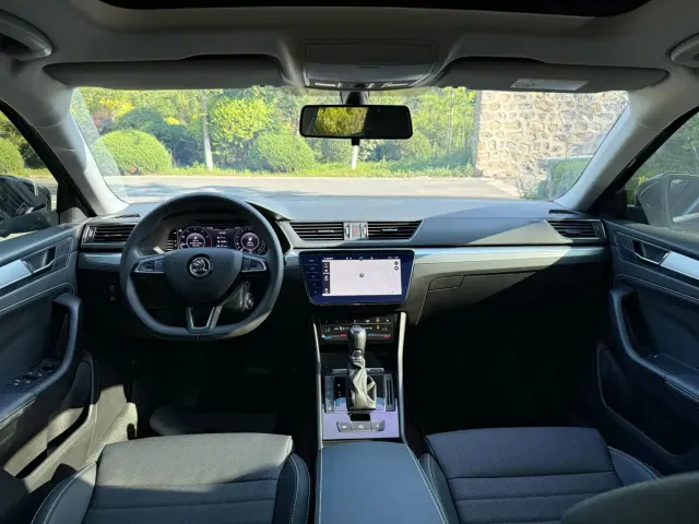 Skoda Superb — Фото автомобиля 7